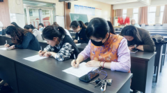学校对所丰年级的餐量供应取养分搭配均